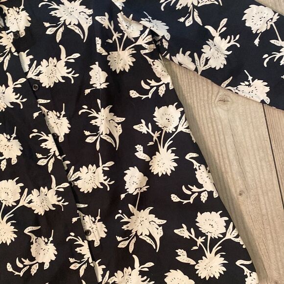 Chadwick’s Black & White Floral Button Down Tunic Size Small With Pockets - Picture 4 of 6